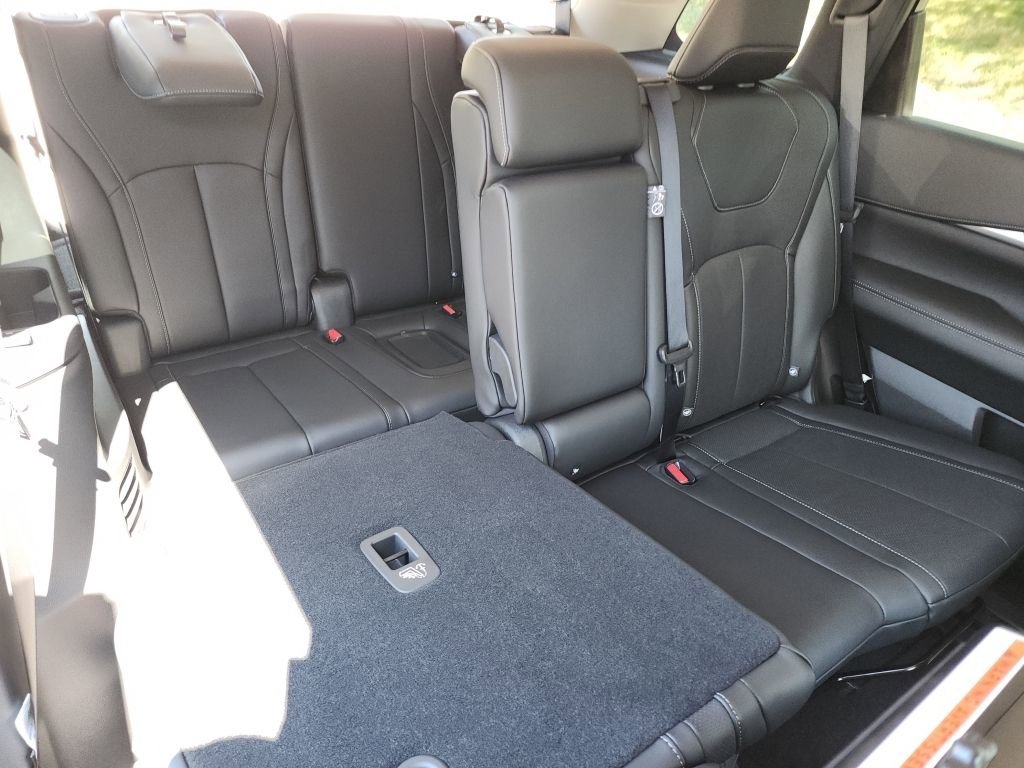 New 2026 INFINITI QX60 Luxe w/ Family Package image 30