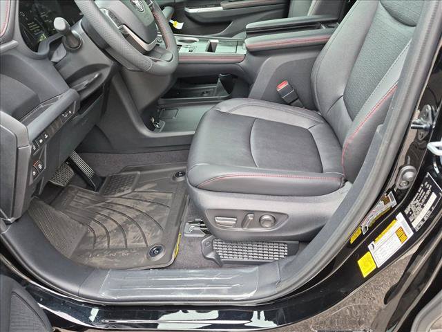 New 2026 Toyota Sienna XSE FWD image 4