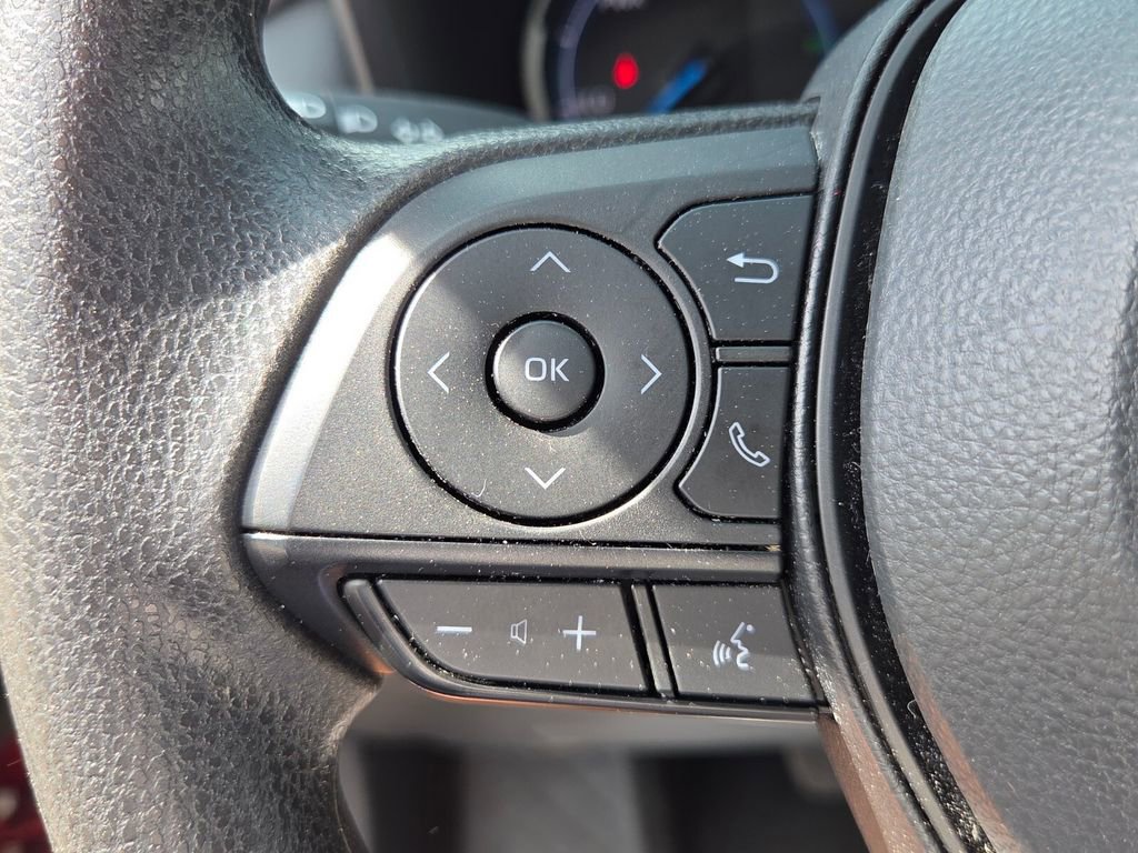 Used 2025 Toyota RAV4 LE image 24