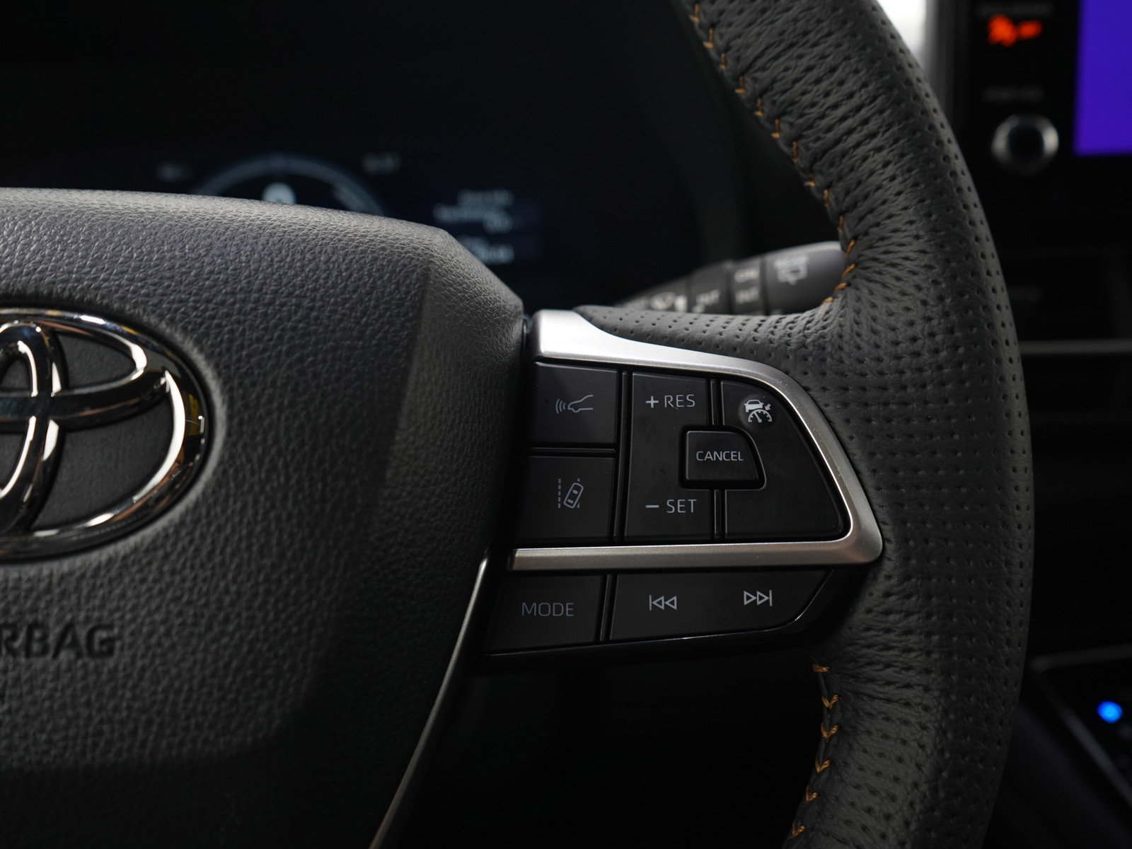 Certified 2025 Toyota Sienna XLE Woodland Edition AWD/4WD image 27