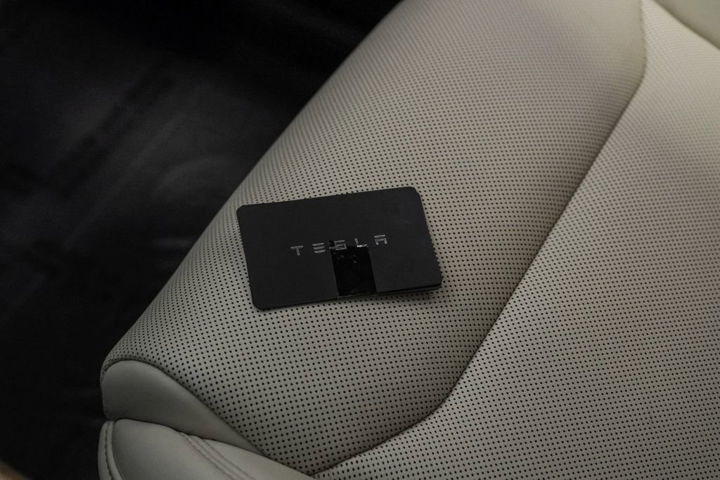 Used 2023 Tesla Model X image 64