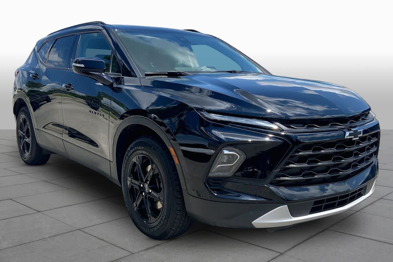 Used 2025 Chevrolet Blazer LT w/ Midnight/Sport Edition AWD/4WD image 3
