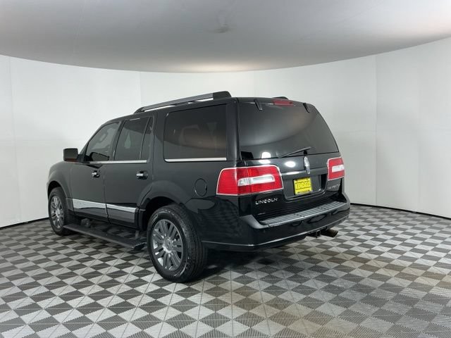 Used 2011 Lincoln Navigator Ultimate AWD/4WD image 6