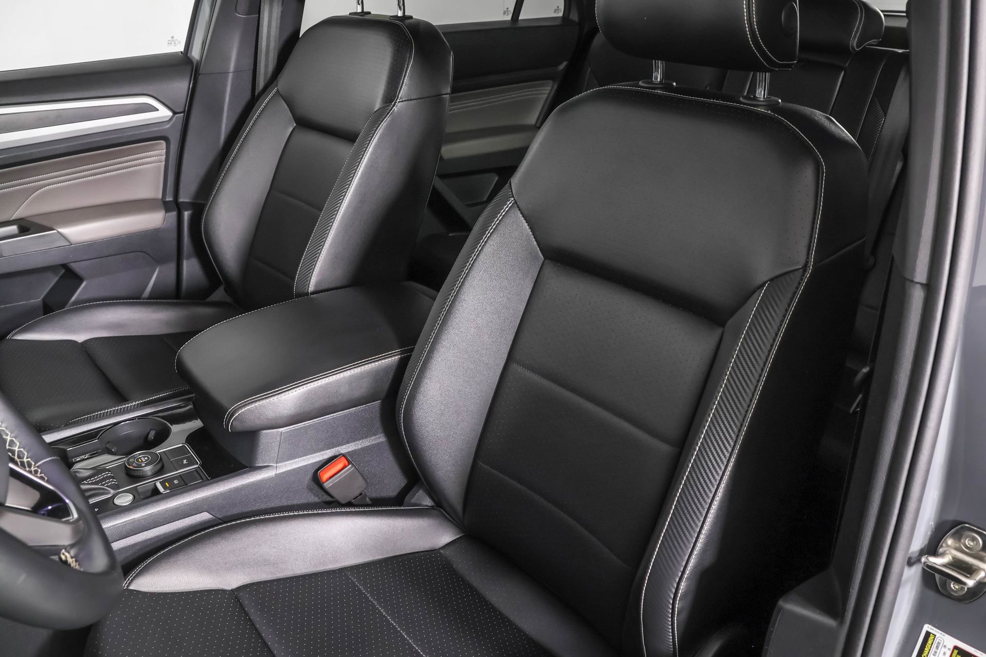 Used 2022 Volkswagen Atlas Cross Sport SEL image 26