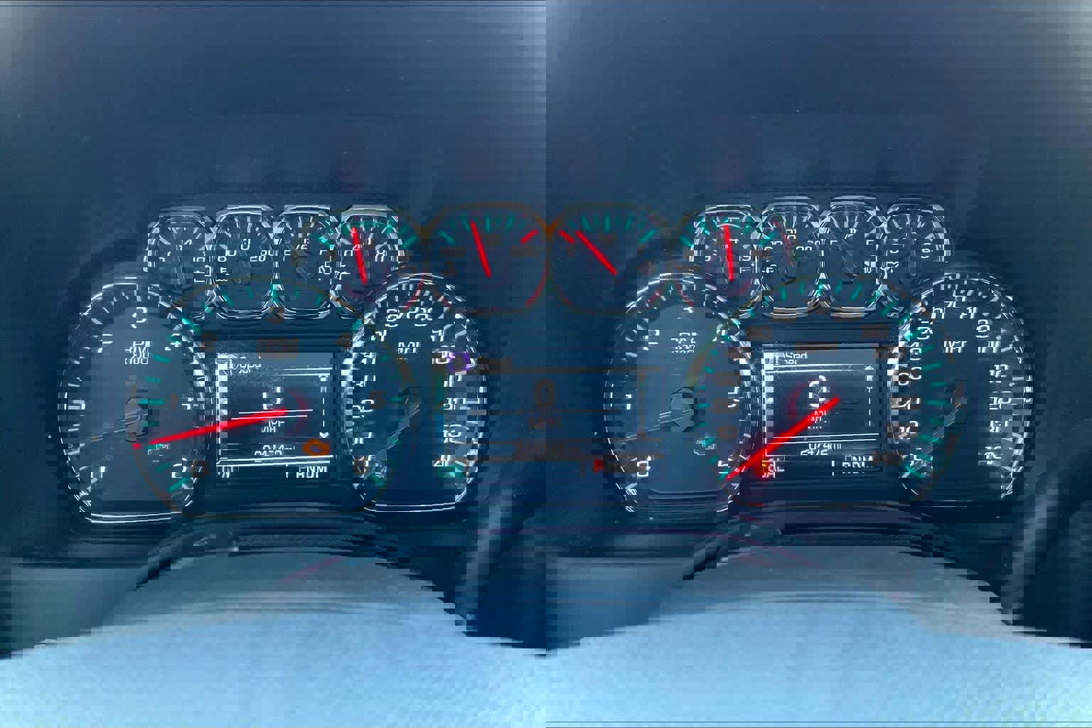 Used 2015 Chevrolet Suburban LT image 25