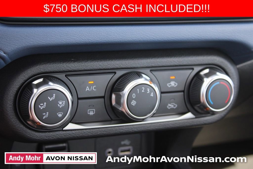 New 2025 Nissan Versa SV w/ Trunk Package FWD image 22