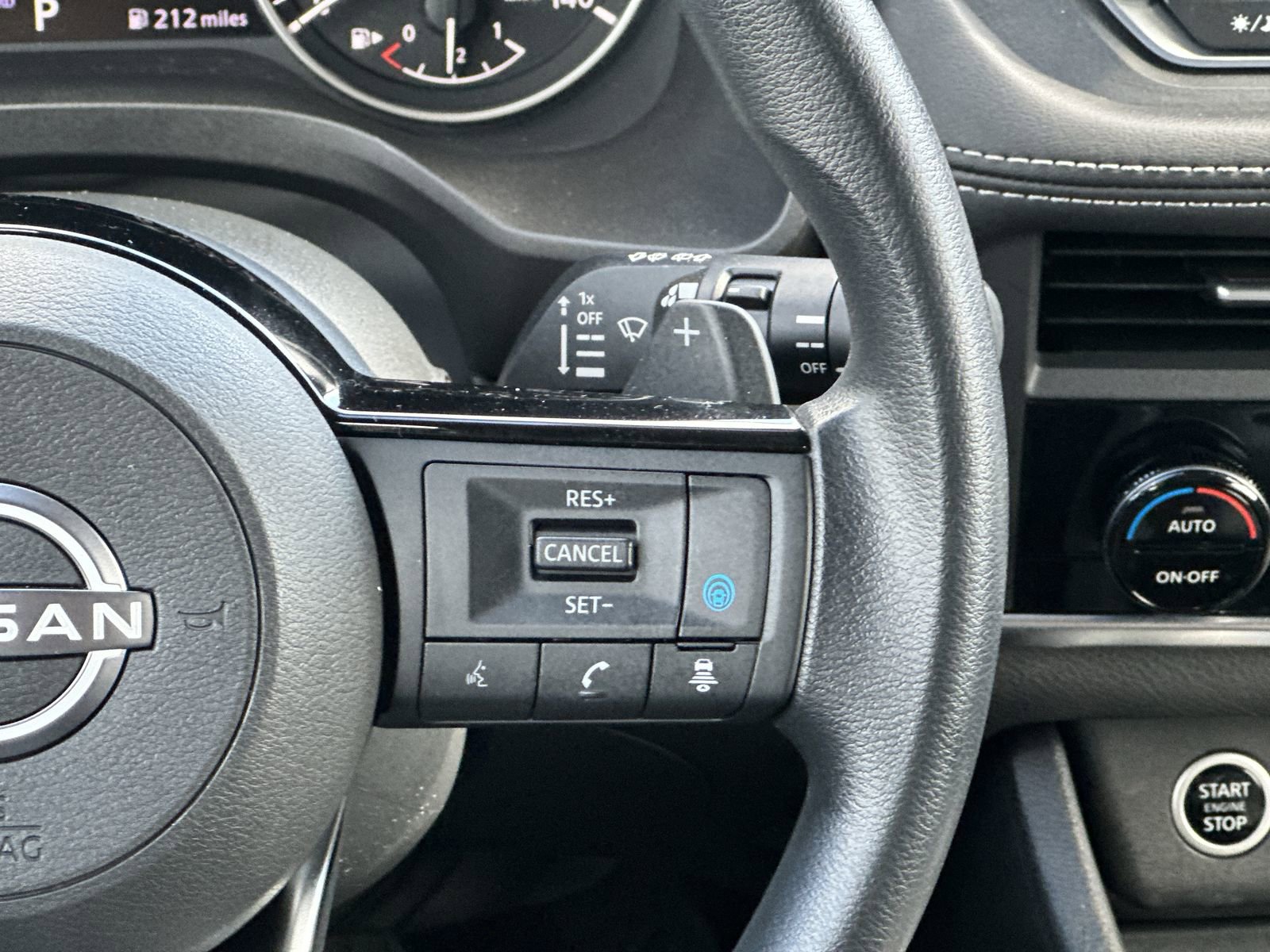 Used 2023 Nissan Rogue SV FWD image 21