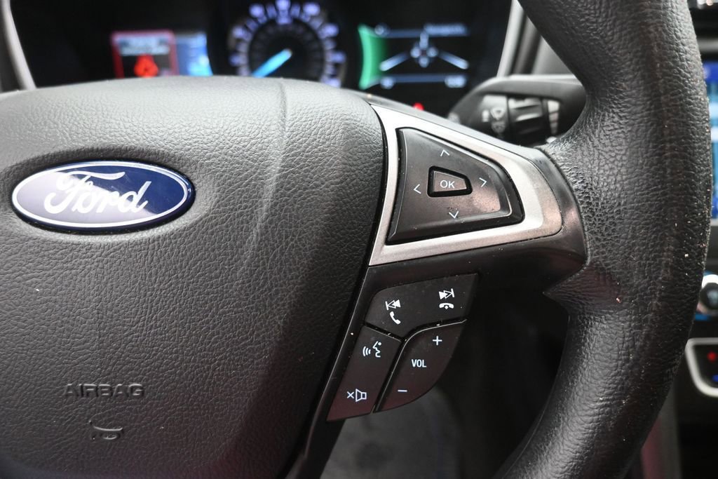 Used 2020 Ford Fusion SE FWD image 7