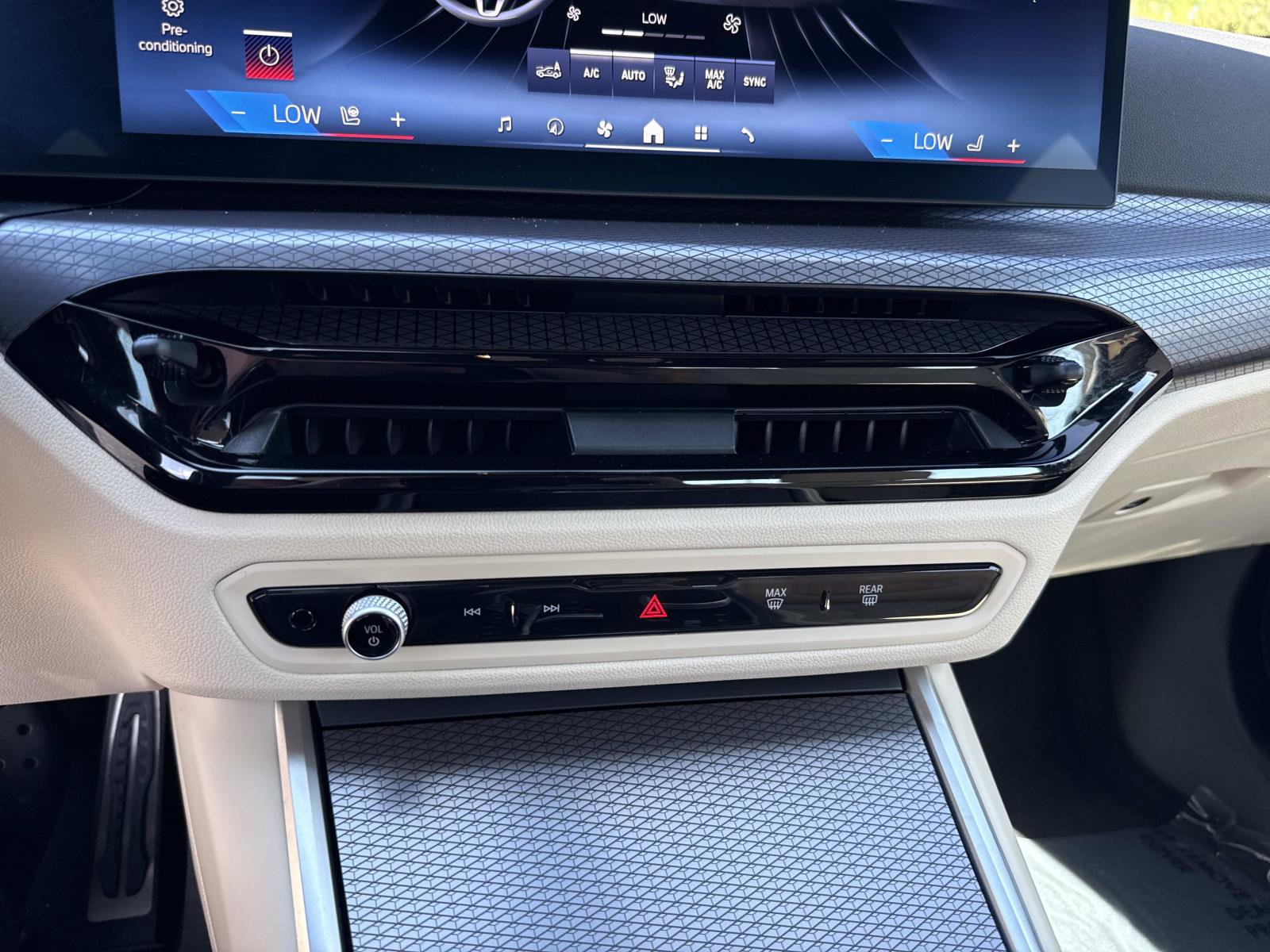 Used 2025 BMW M340i image 26