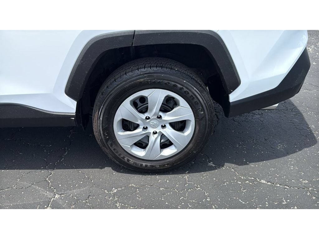 Certified 2025 Toyota RAV4 LE AWD/4WD image 13