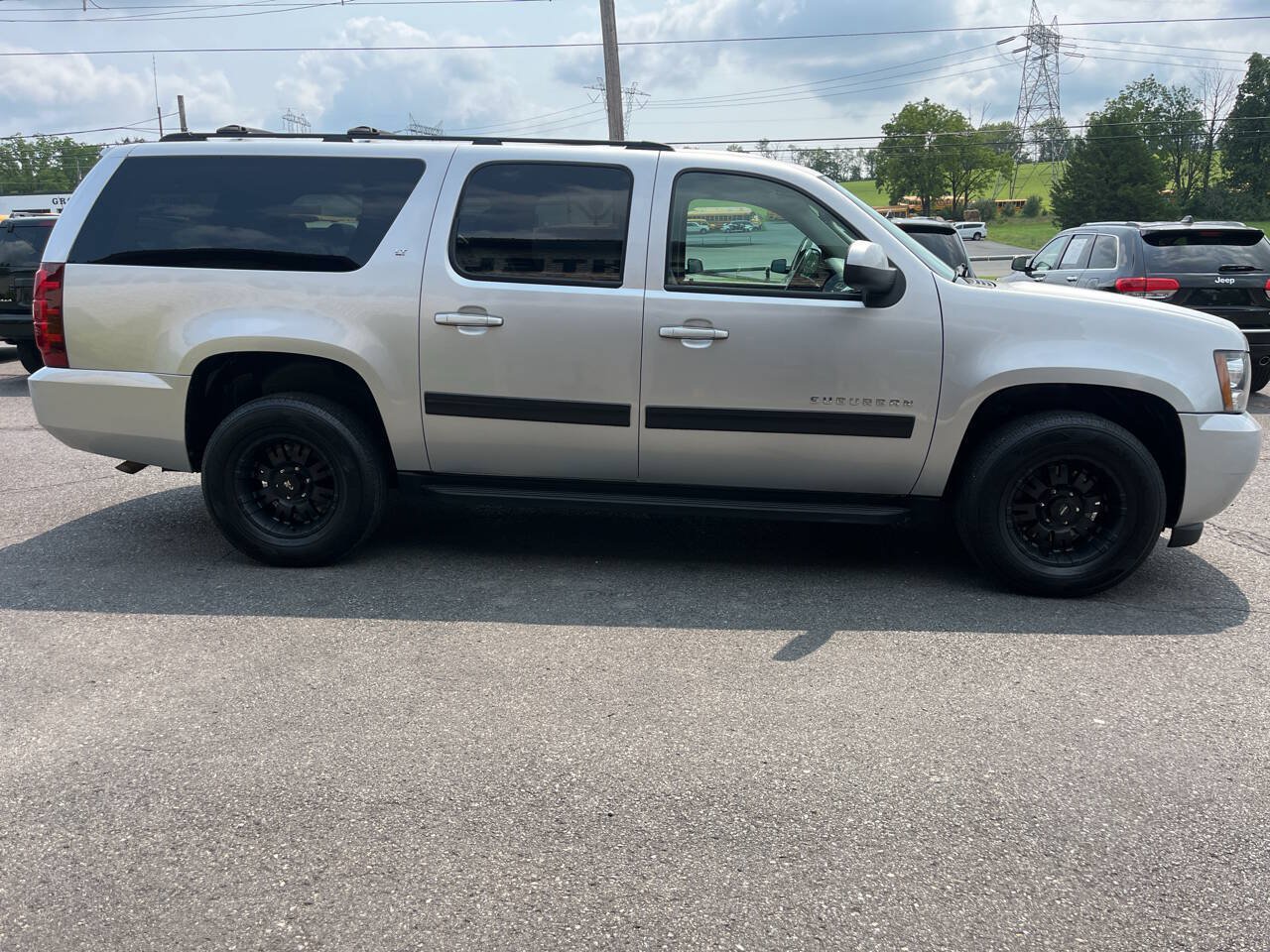 Used 2012 Chevrolet Suburban LT AWD/4WD image 5