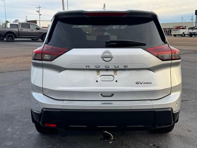 Used 2024 Nissan Rogue SV image 4