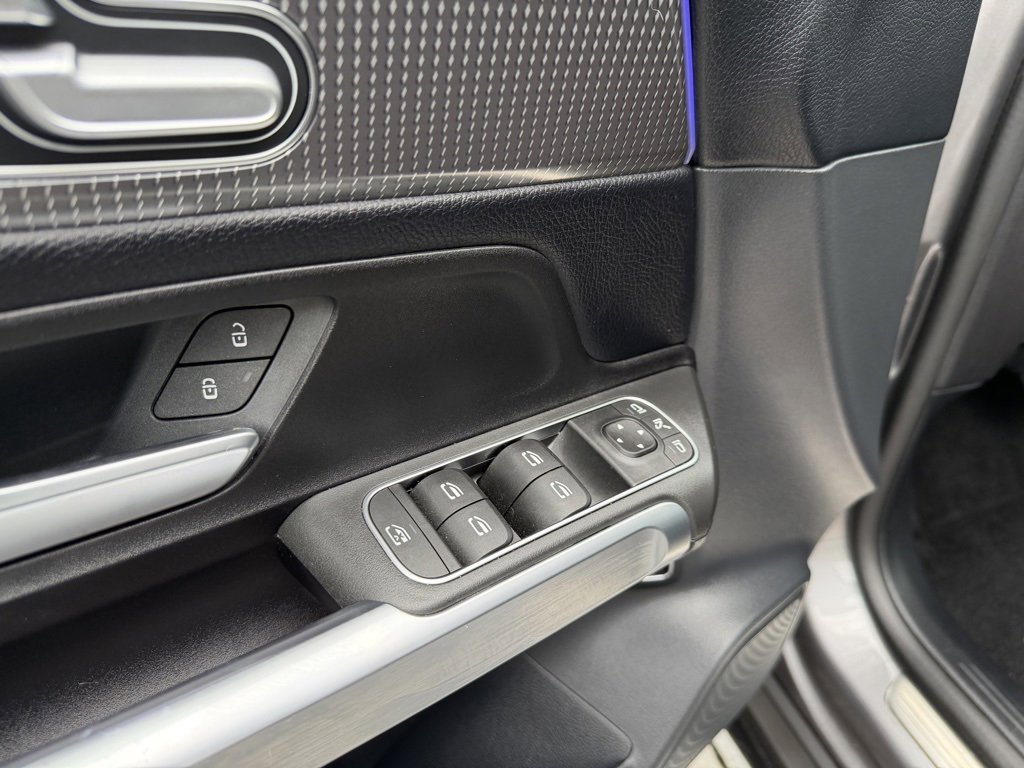 Used 2022 Mercedes-Benz GLB 250 GLB 250 image 17