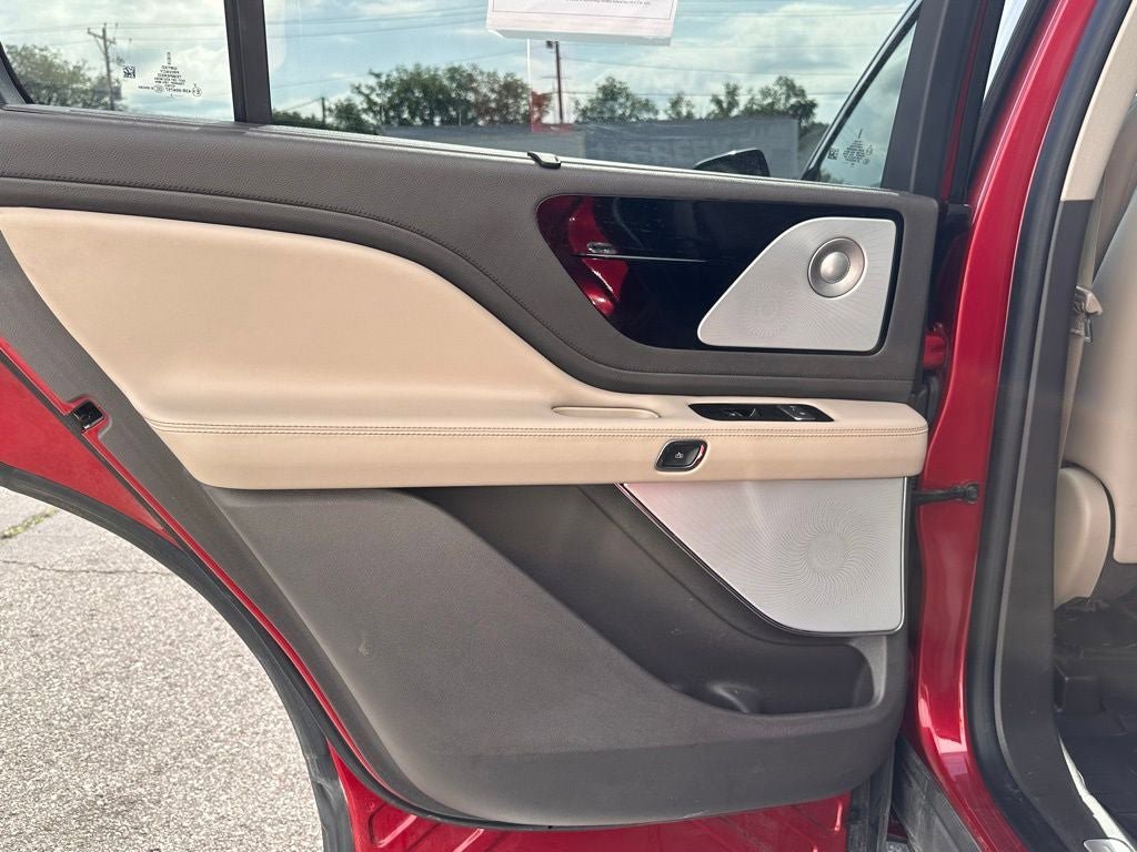 Used 2021 Lincoln Aviator Reserve w/ Equipment Group 201A AWD/4WD image 19