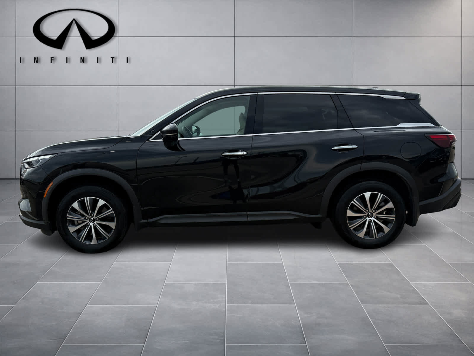 Certified 2024 INFINITI QX60 Pure FWD image 4