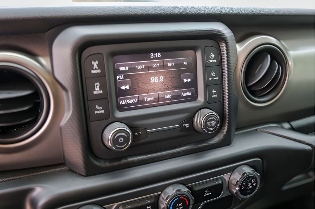 Used 2020 Jeep Gladiator Sport AWD/4WD image 17