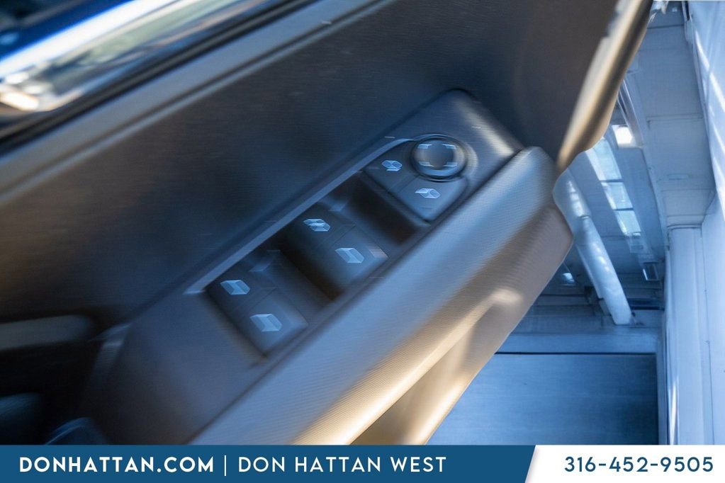 Used 2023 Chevrolet Colorado LT w/ LT Convenience Package image 13