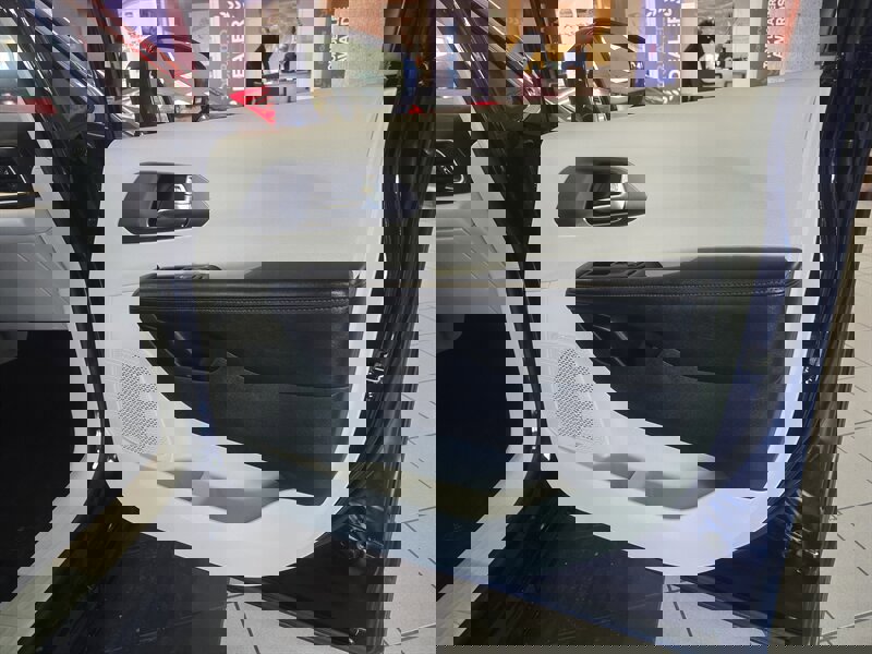 Used 2020 Chrysler Pacifica Touring-L image 12