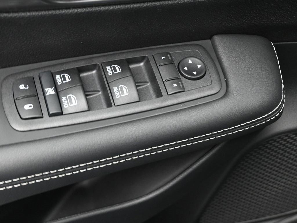 New 2026 Chrysler Pacifica Select image 13