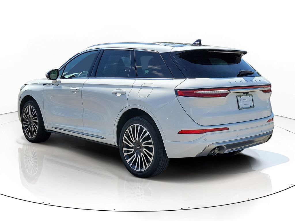 Certified 2022 Lincoln Corsair Reserve w/ Sport Package AWD/4WD image 4