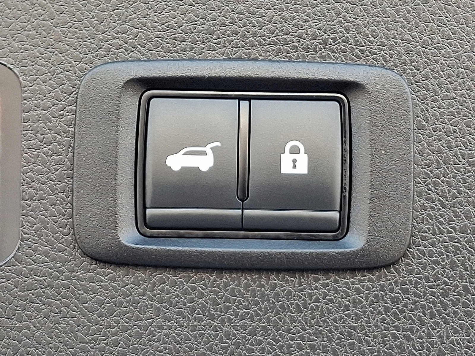 Used 2024 Mitsubishi Eclipse Cross SE image 30