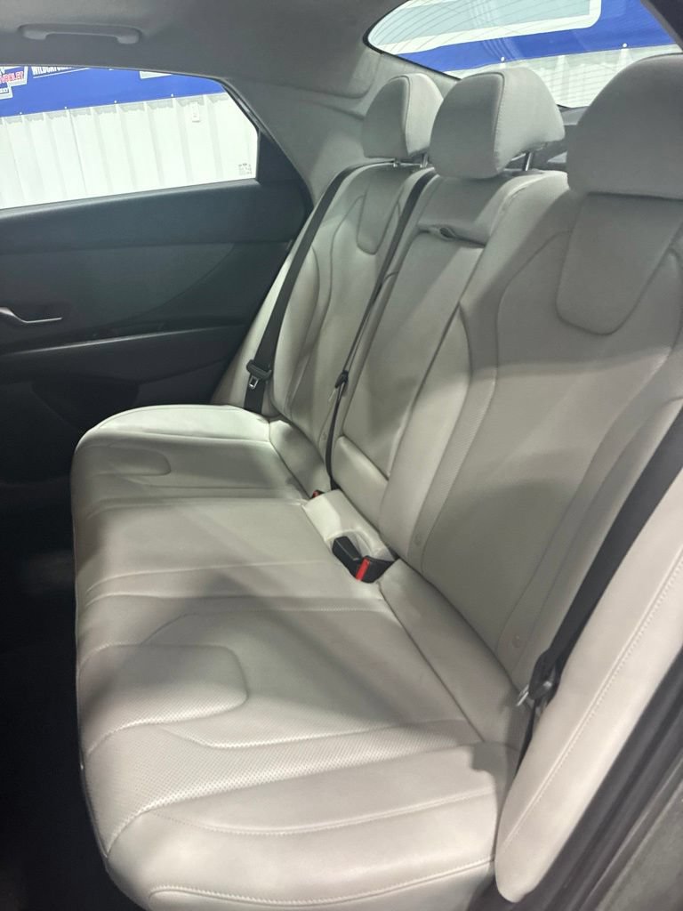 Used 2025 Hyundai Elantra Limited FWD image 27