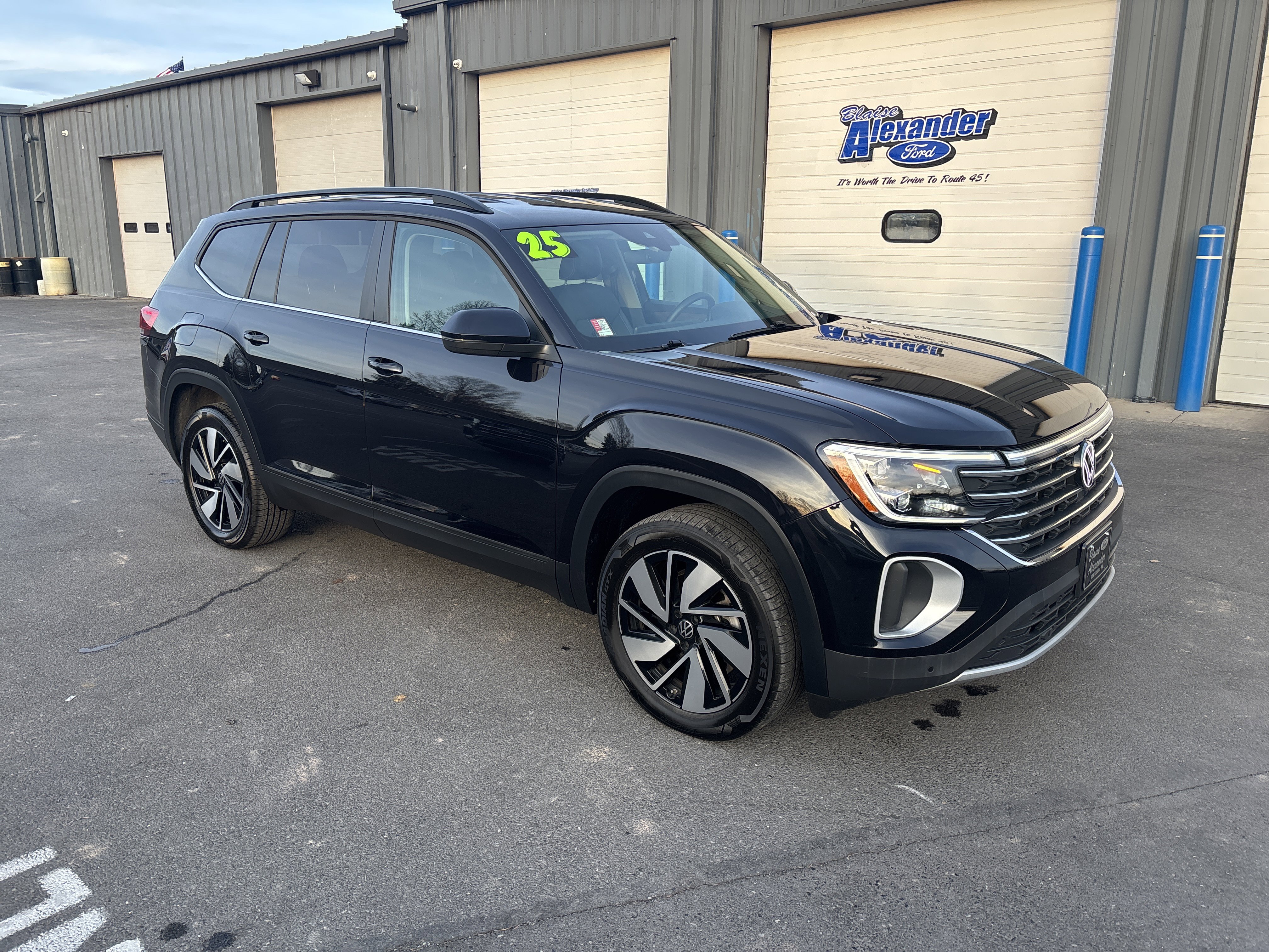 Used 2025 Volkswagen Atlas SE