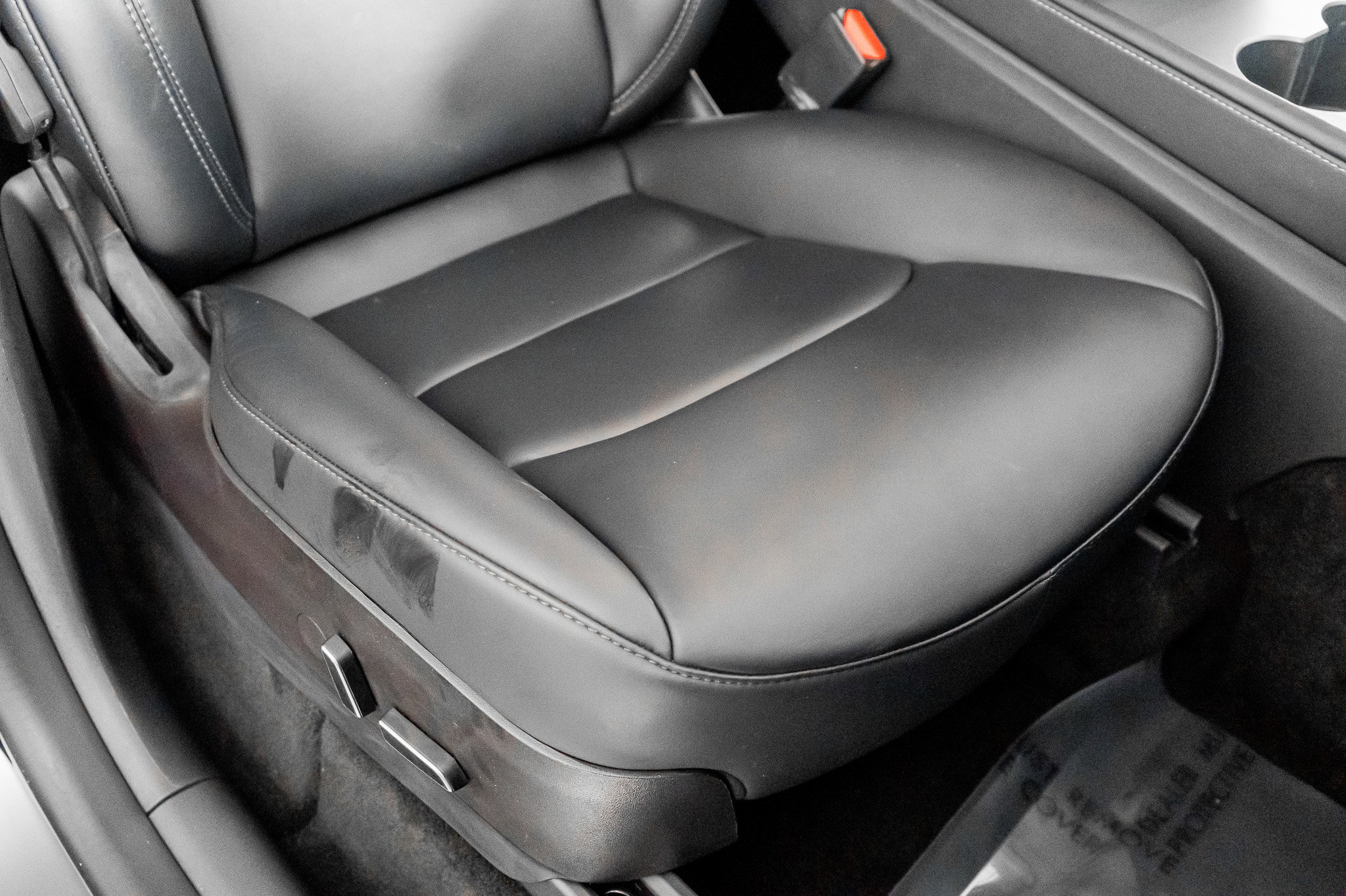 Used 2022 Tesla Model Y Long Range image 30