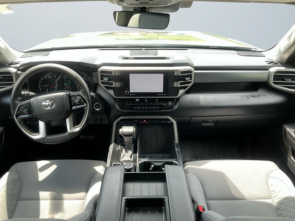 Used 2022 Toyota Tundra SR5 w/ SR5 Convenience Package AWD/4WD image 11