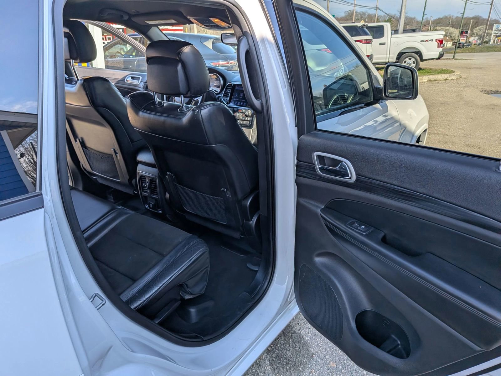 Used 2019 Jeep Grand Cherokee Altitude image 33