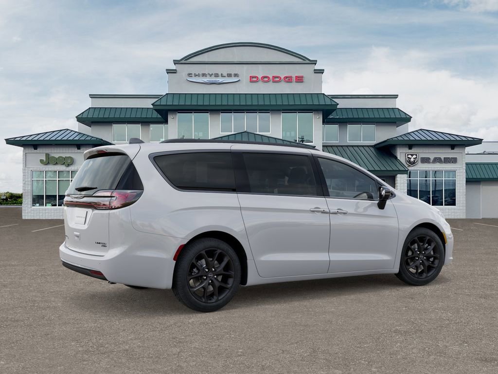New 2026 Chrysler Pacifica Limited w/ S Appearance Package image 5