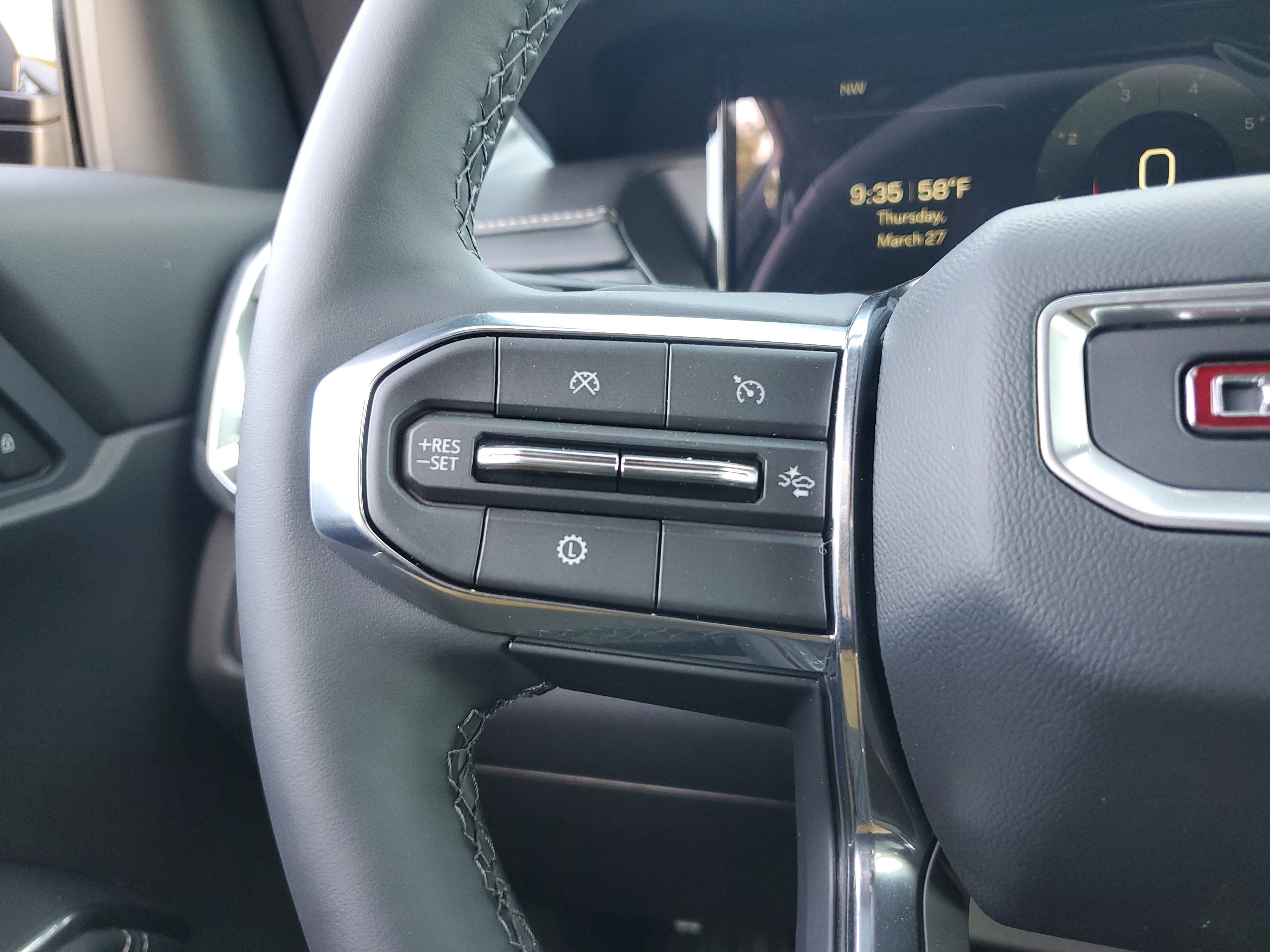 New 2025 GMC Acadia Elevation image 24