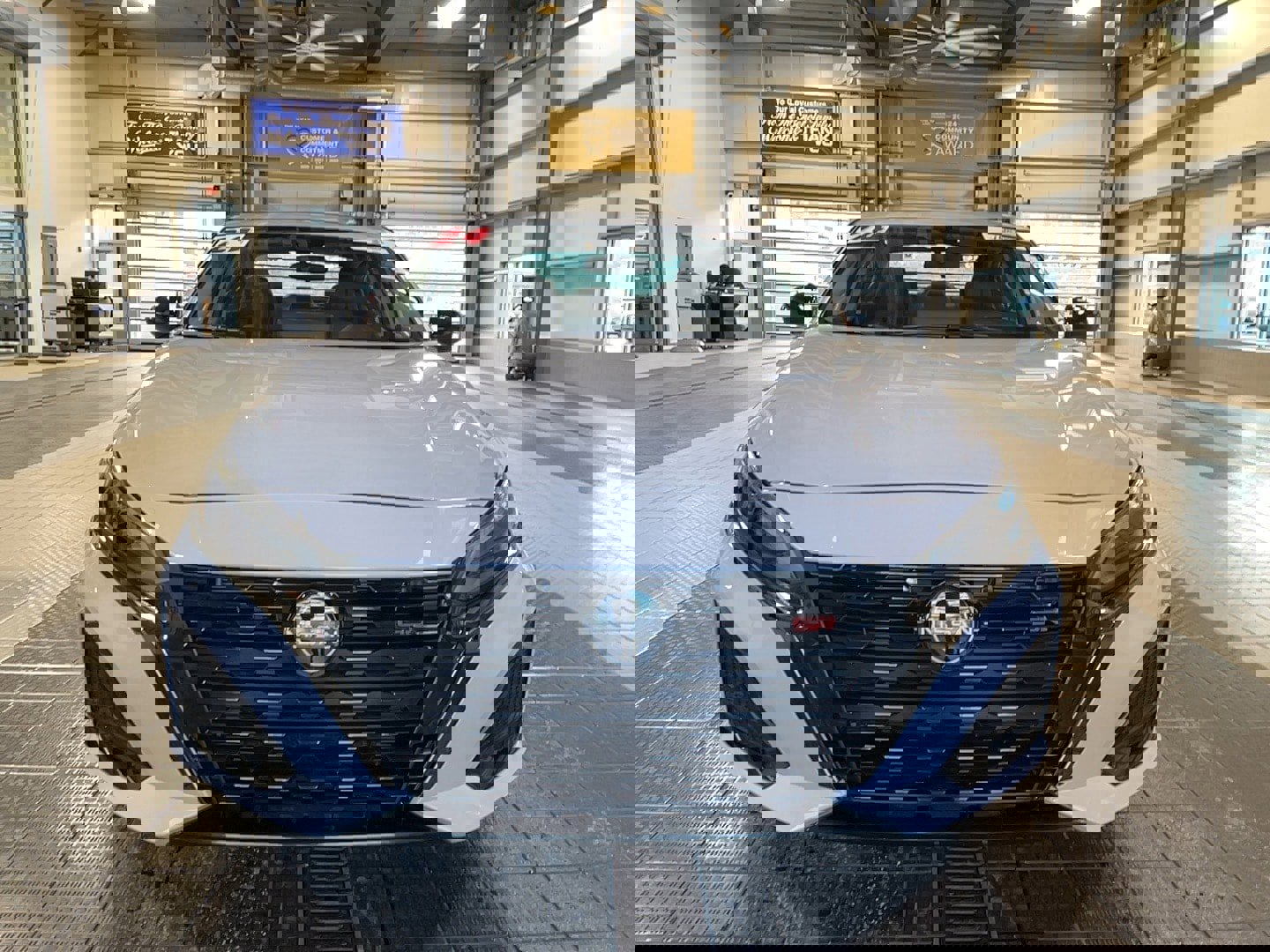 Used 2024 Nissan Altima 2.5 SR w/ SR Premium Package image 2