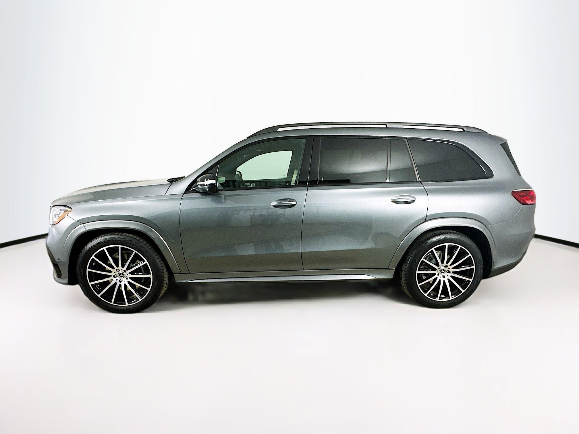 Certified 2025 Mercedes-Benz GLS 450 4MATIC image 8