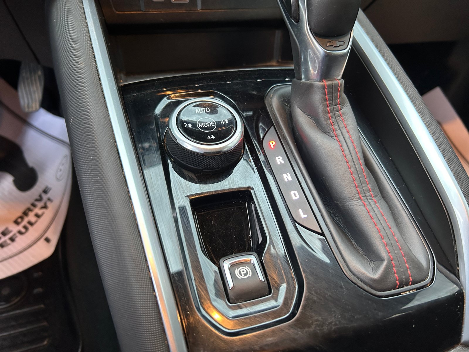 Used 2024 Chevrolet Colorado Z71 w/ Z71 Convenience Package 2 AWD/4WD image 16