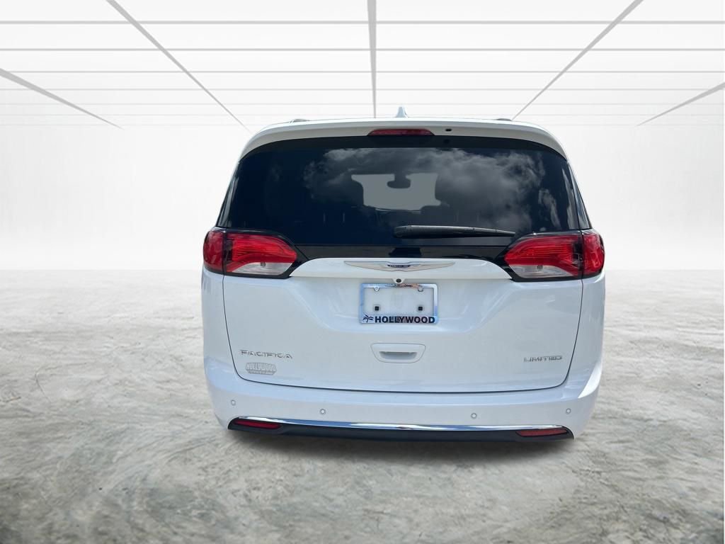 Used 2019 Chrysler Pacifica Limited w/ Tire & Wheel Group image 5