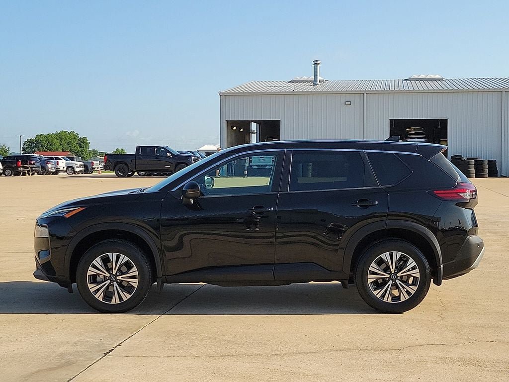 Used 2022 Nissan Rogue SV FWD image 3