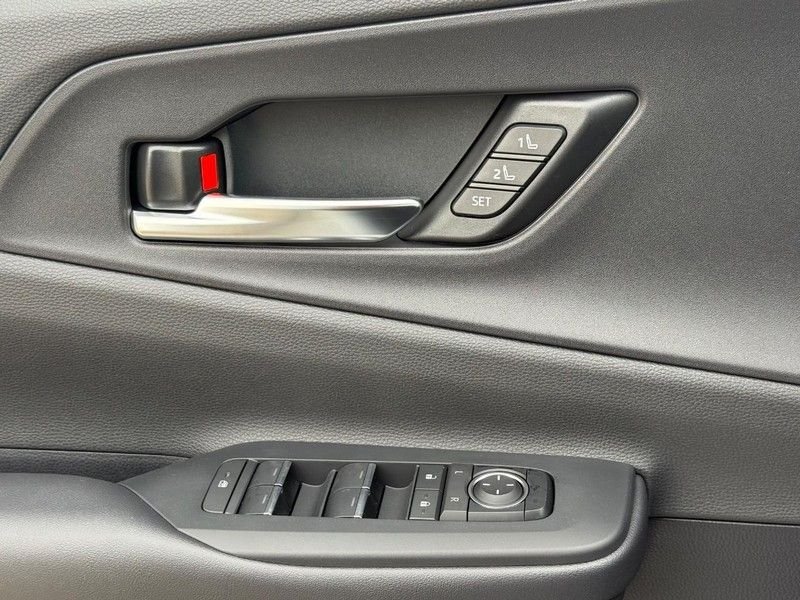 New 2026 Toyota Prius Plug-In Hybrid FWD image 17