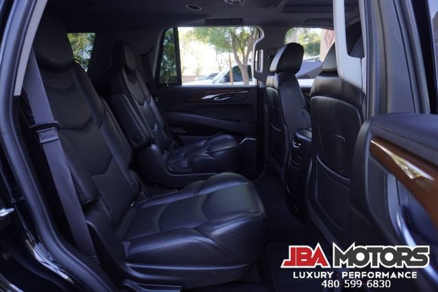 Used 2018 Cadillac Escalade Premium Luxury AWD/4WD image 98