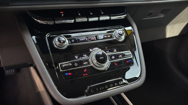 Used 2022 Lincoln Corsair FWD image 30