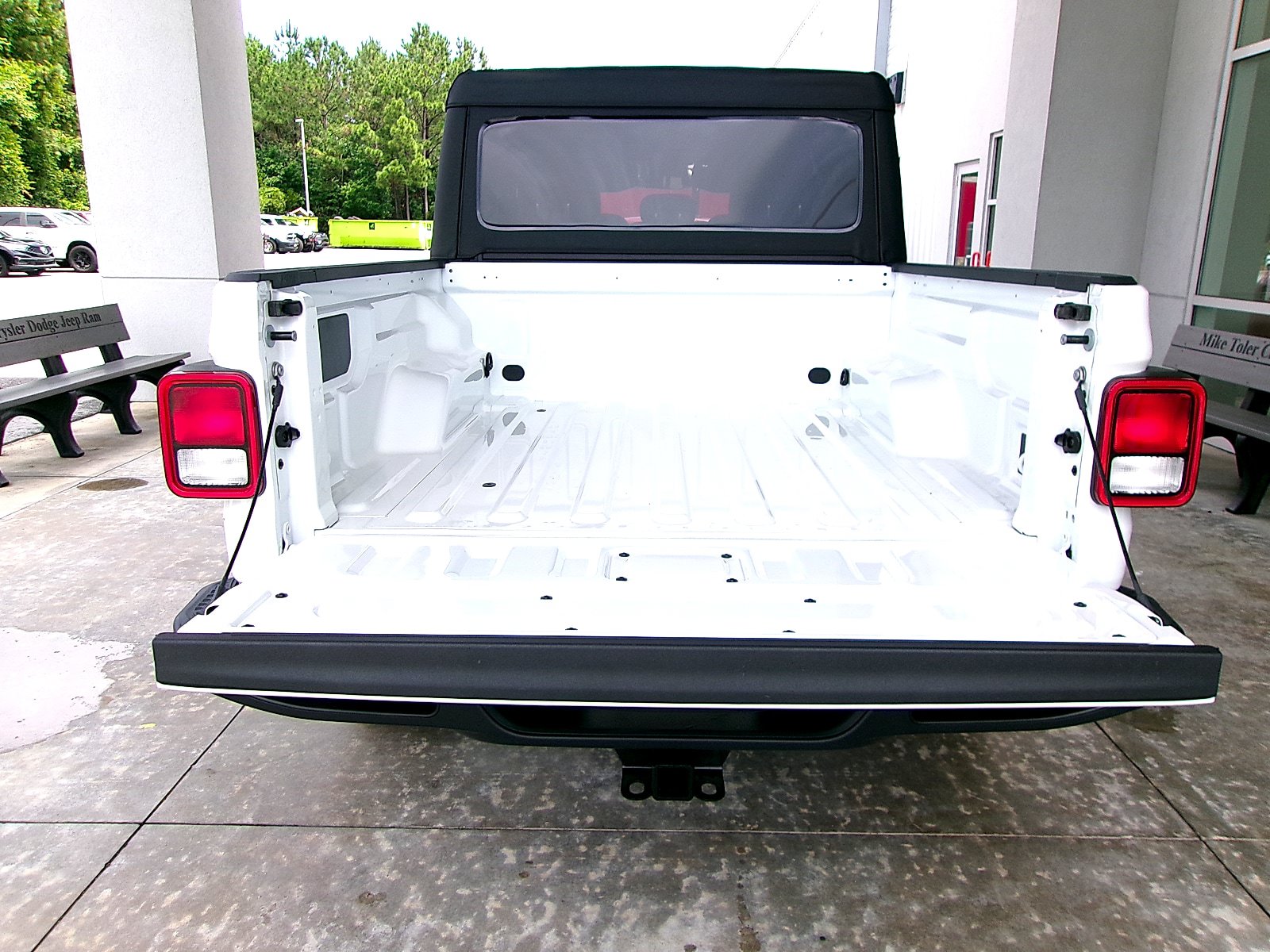 New 2026 Jeep Gladiator Sport AWD/4WD image 24