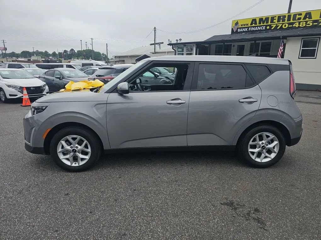 Used 2025 Kia Soul LX w/ LX Technology Package FWD image 5