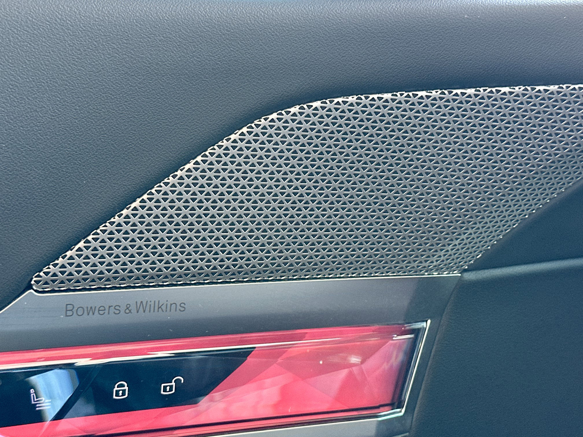 Certified 2024 BMW 760i xDrive w/ Premium Package 2 image 19