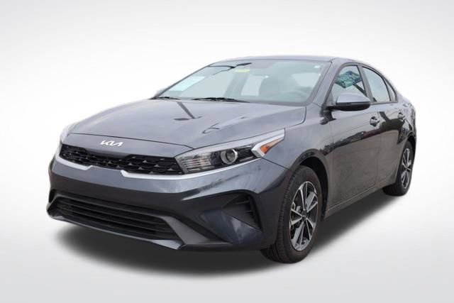 Used 2023 Kia Forte LXS w/ LXS Technology Package image 5