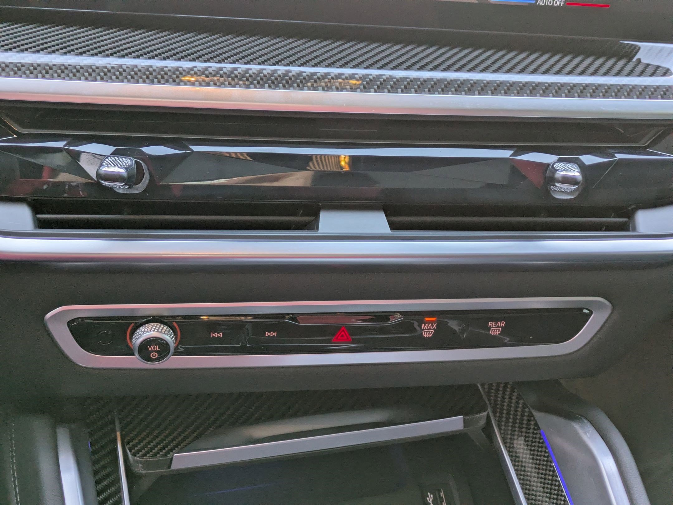 Used 2025 BMW X6 M Competition w/ Executive Package image 23