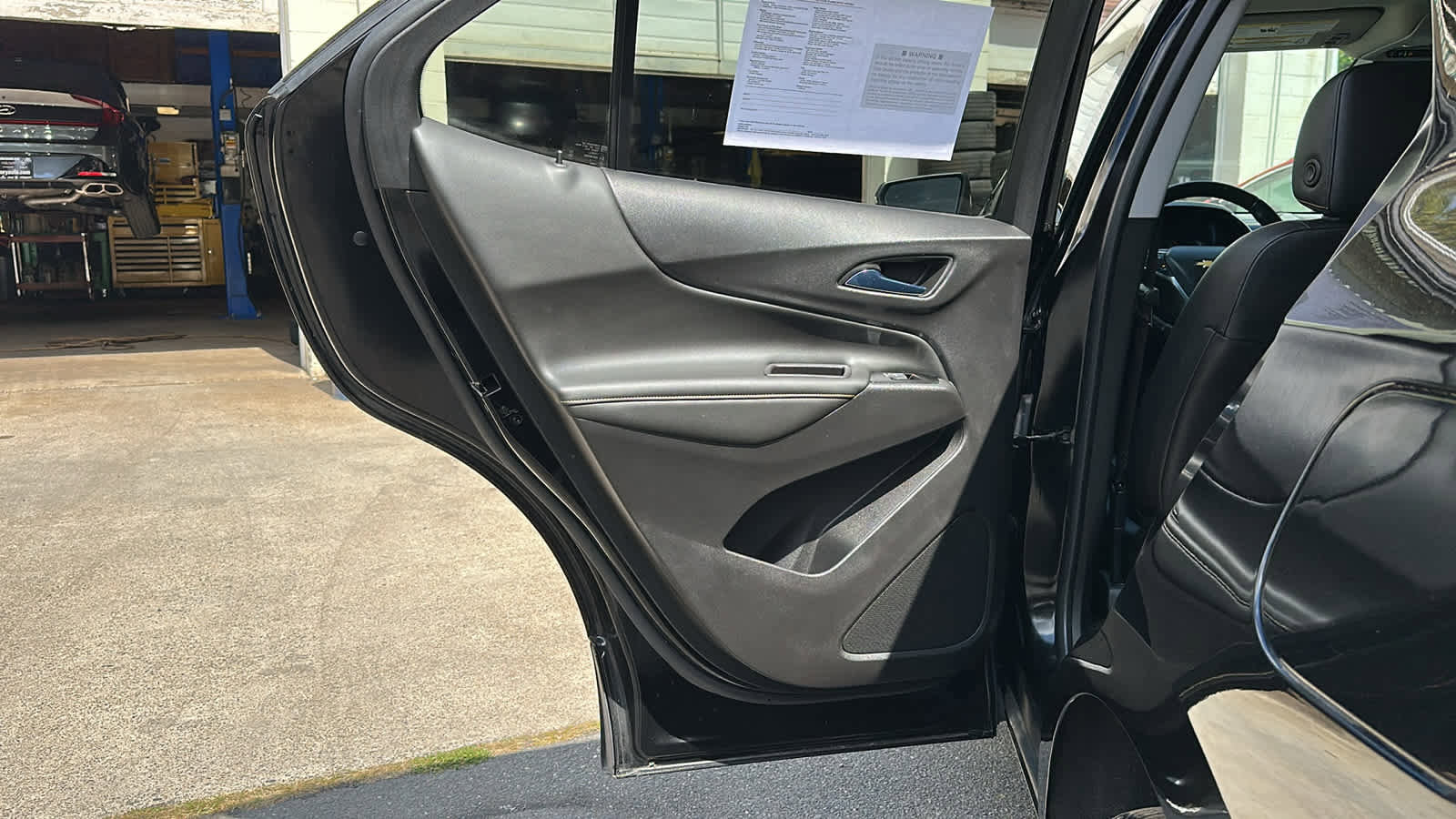 Used 2022 Chevrolet Equinox Premier image 24