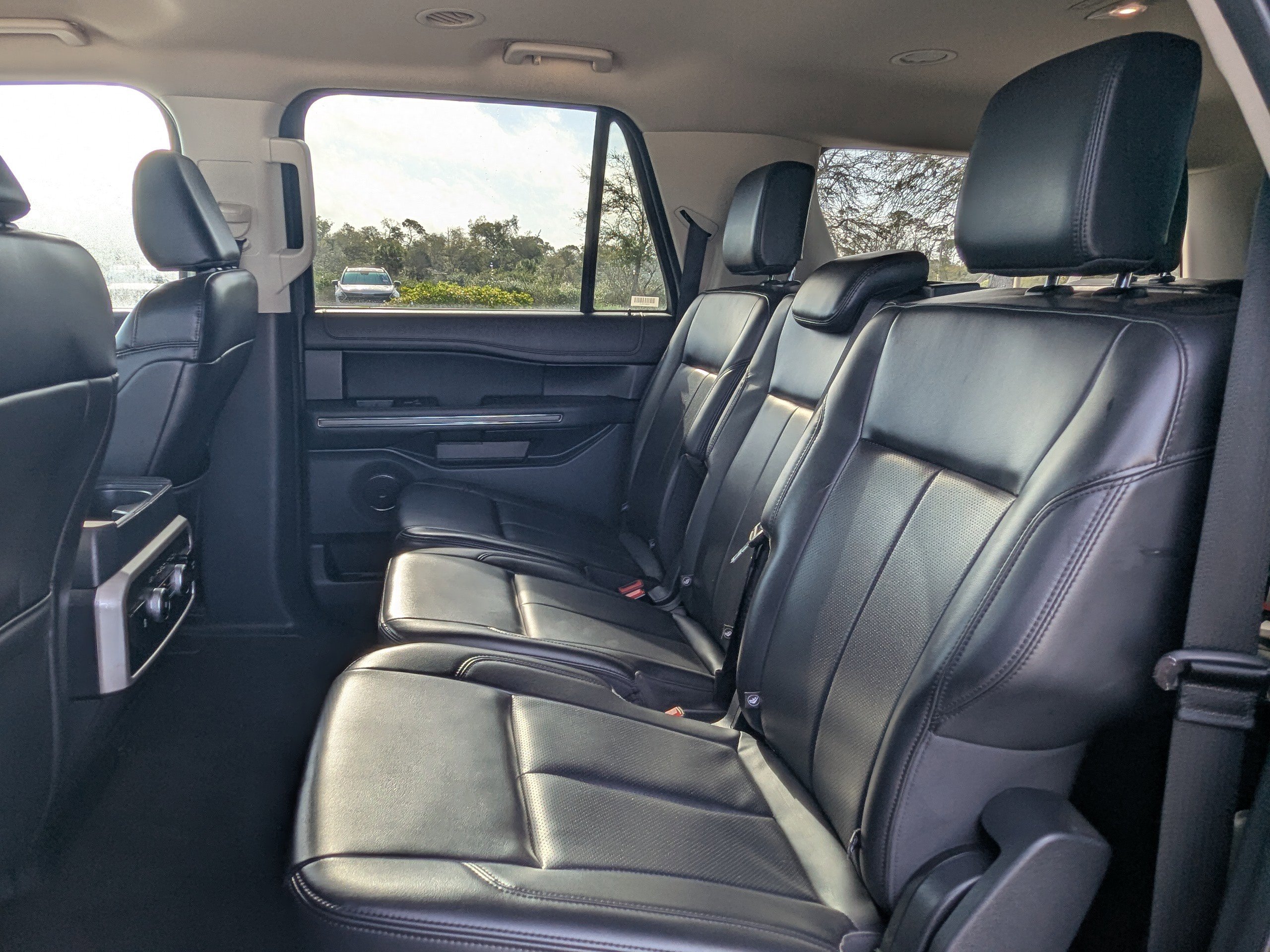 Used 2024 Ford Expedition Max XLT image 17