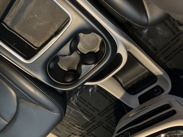 Used 2023 Chrysler Pacifica Touring-L image 13