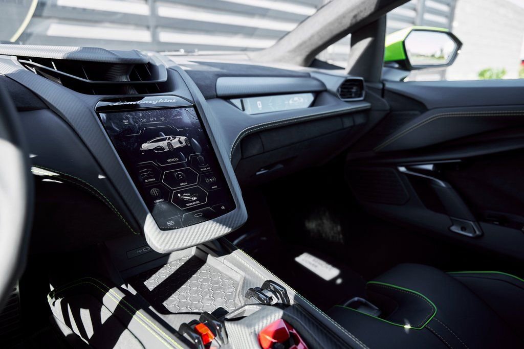 Used 2025 Lamborghini Revuelto AWD/4WD image 60