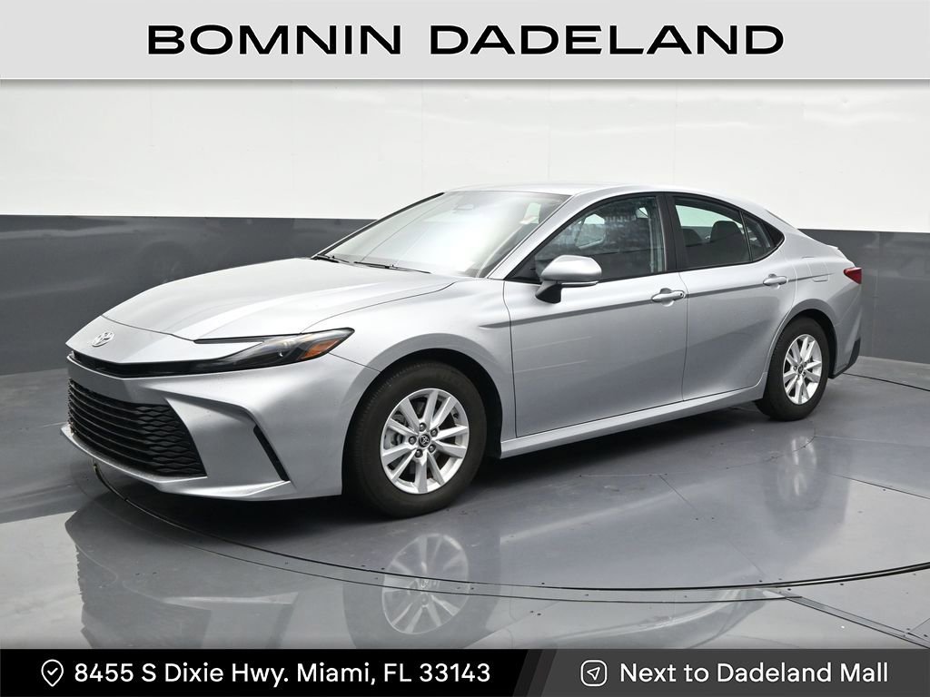 Used 2025 Toyota Camry LE w/ Convenience Package FWD image 1